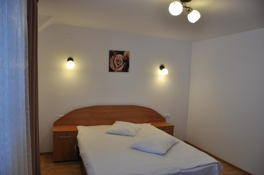 Pensiunea La Ionica Dîmbovicioara Esterno foto