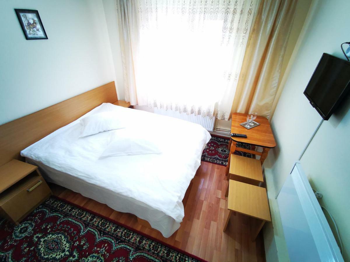 Pensiunea La Ionica Dîmbovicioara Esterno foto