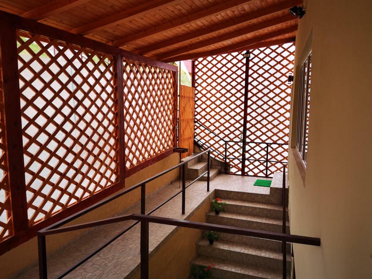 Pensiunea La Ionica Dîmbovicioara Esterno foto